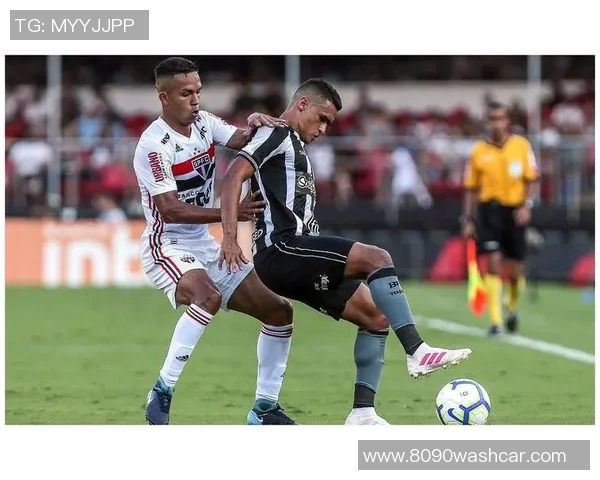 加拉法与阿赫利的巅峰对决谁能在这场比赛中笑到最后